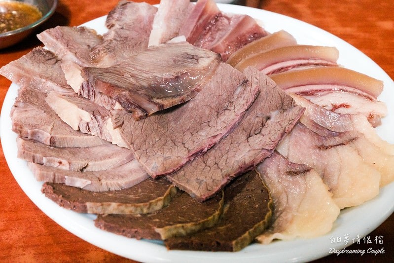【首爾明洞美食】味成屋 미성옥：隱身巷弄的60年老字號，在地人激推的韓牛清甜雪濃湯