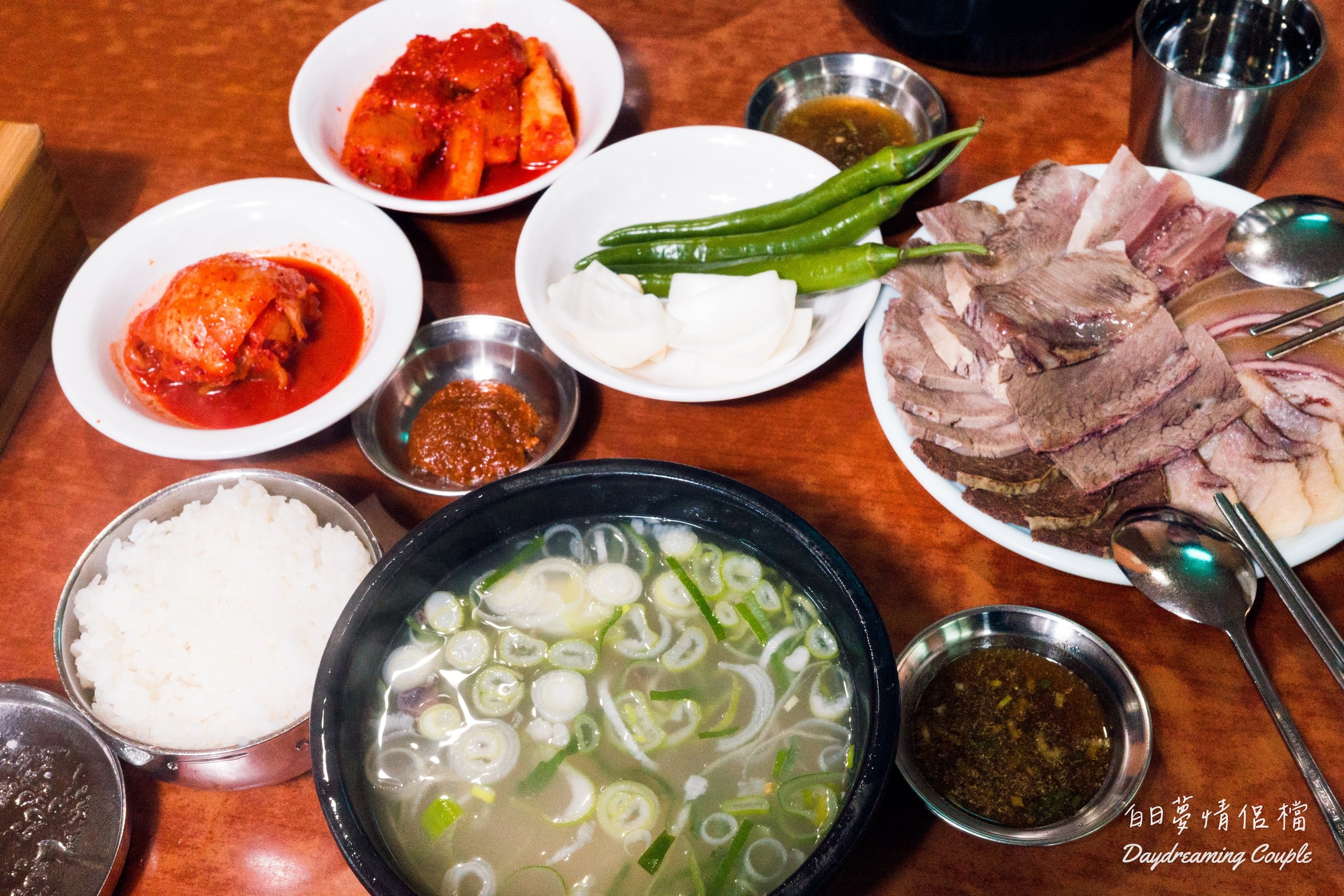 【首爾明洞美食】味成屋 미성옥：隱身巷弄的60年老字號，在地人激推的韓牛清甜雪濃湯