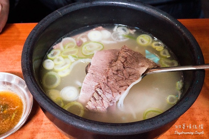 【首爾明洞美食】味成屋 미성옥：隱身巷弄的60年老字號，在地人激推的韓牛清甜雪濃湯