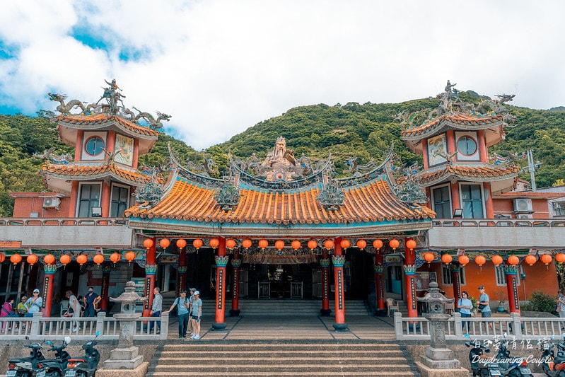 【金瓜石勸濟堂&報時山步道】 逃離城市喧囂！海風、香火與山城美景，5分鐘登頂看最美陰陽海