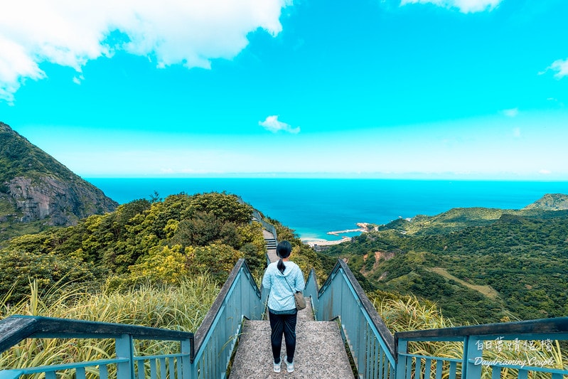 【金瓜石勸濟堂&報時山步道】 逃離城市喧囂！海風、香火與山城美景，5分鐘登頂看最美陰陽海